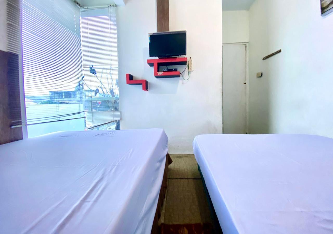 Homestay Batu Kelir Syariah Dieng Mitra Reddoorz Diyeng Exteriör bild